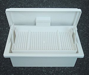 Steriliseer/desinfectie tray 3l met mandje en deksel     1st