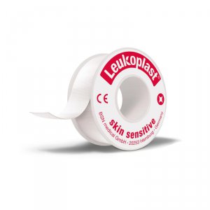 Leukoplast skin sensitive op rol zond. deksel 2.5cmx2.6m 1st